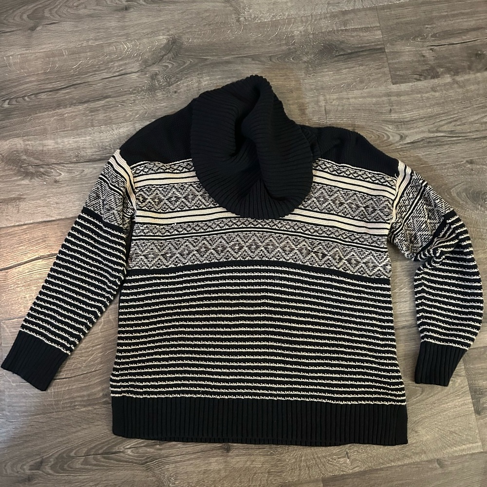 Patterned Cowl/Turtleneck sweater